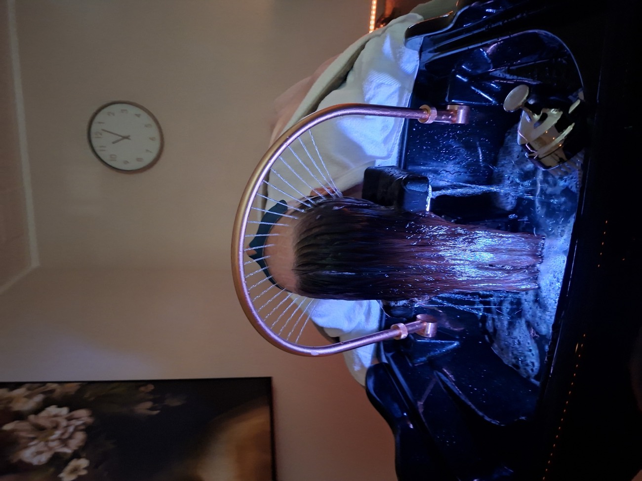 Head Spa Behandlung mit Wasserfall-Effekt